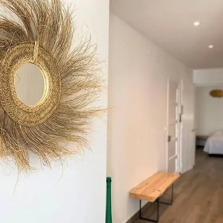 Passeig Ii - In Center With Sea Views Apartment